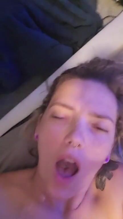 Ixate on my face for that load to start spraying