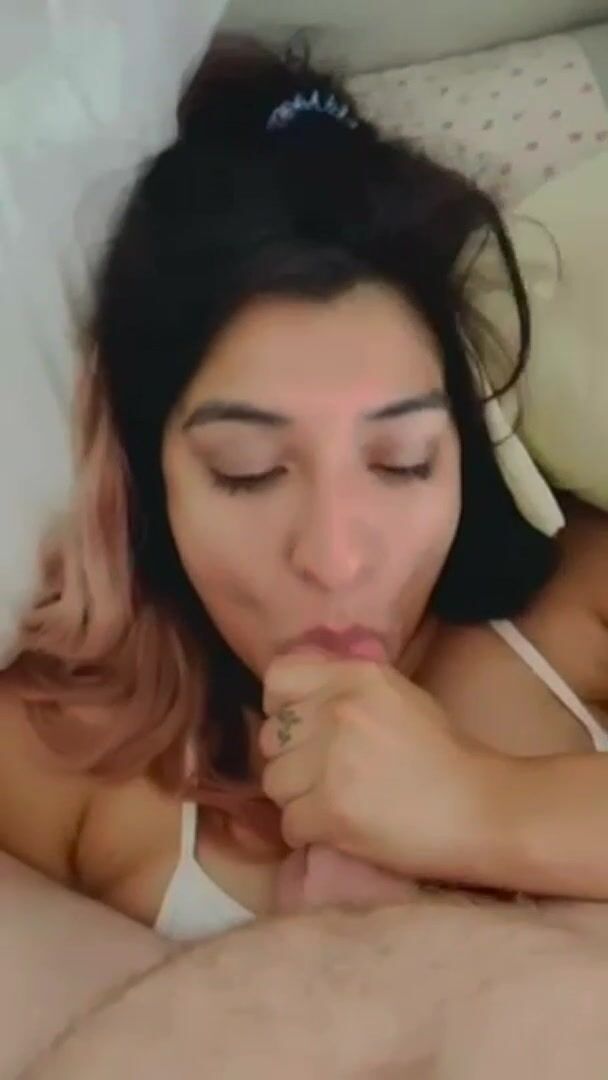 This Latina wife really works for it.