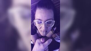 I love cumming all over her face