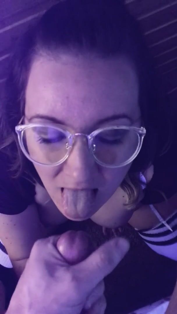 I love cumming all over her face